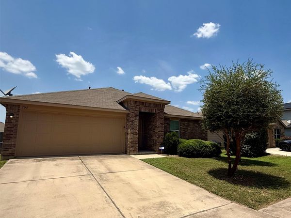 704 Silver Wing DR, Austin, TX 78725