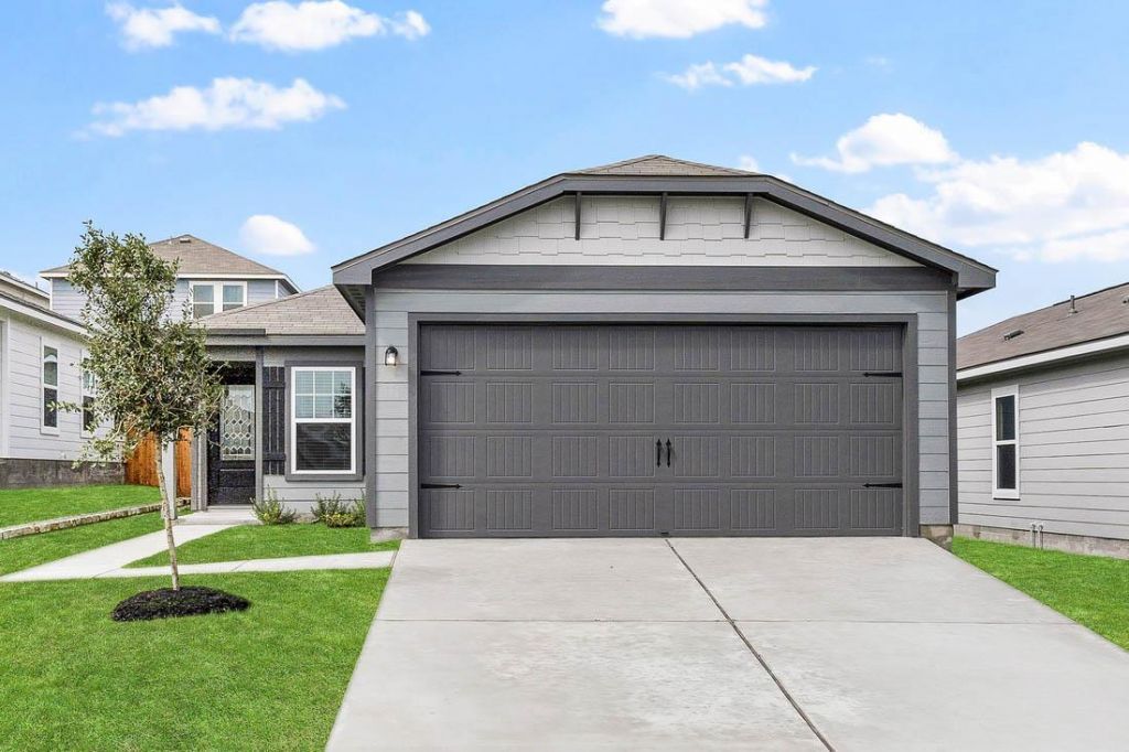 125 Paradise Canyon Dr, Jarrell, TX 76537 Main Photo