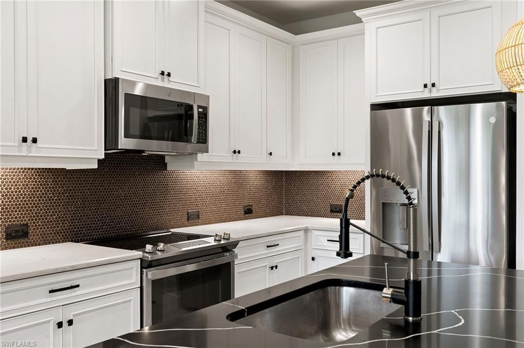 2567 Seychelles Dr, Unit 207, Naples, FL 34112 Photo