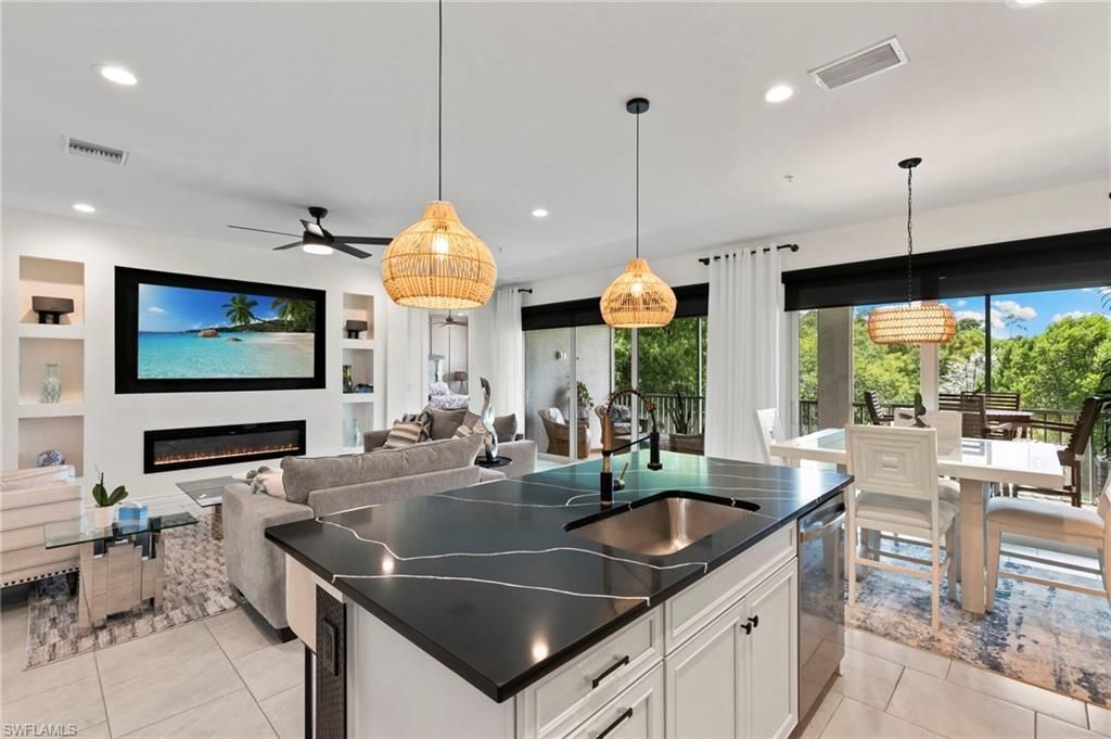 2567 Seychelles Dr, Unit 207, Naples, FL 34112 Photo