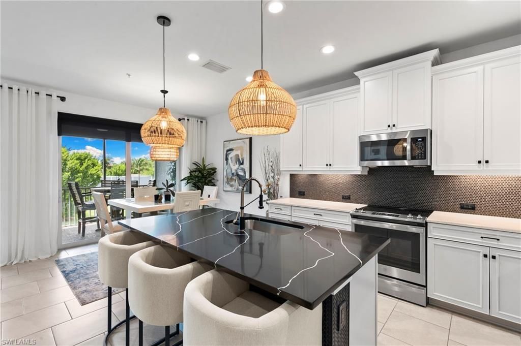 2567 Seychelles Dr, Unit 207, Naples, FL 34112 Photo