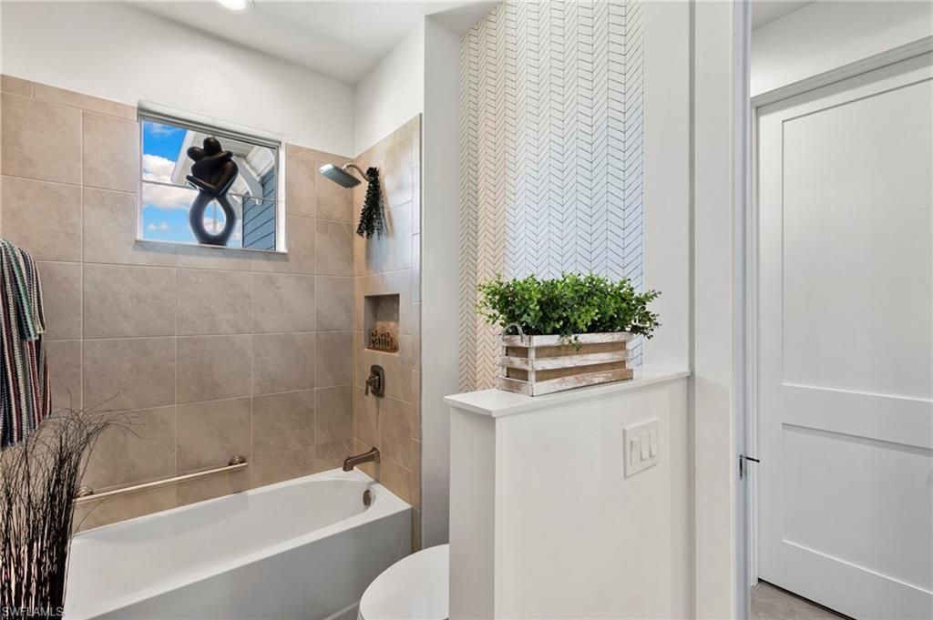 2567 Seychelles Dr, Unit 207, Naples, FL 34112 Photo