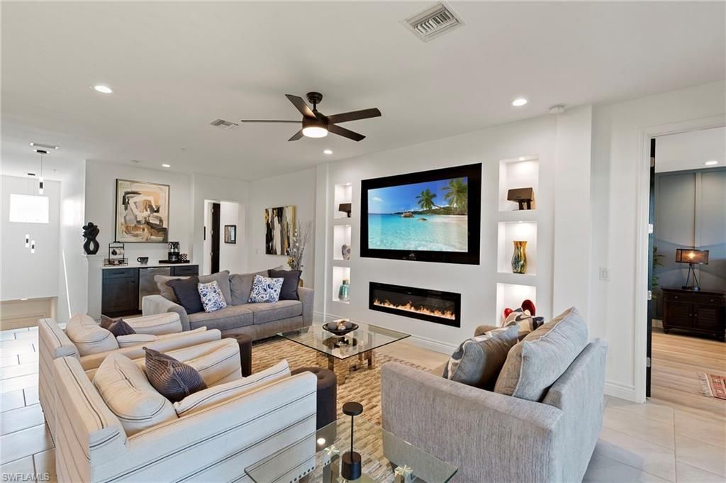 2567 Seychelles Dr, Unit 207, Naples, FL 34112 Photo