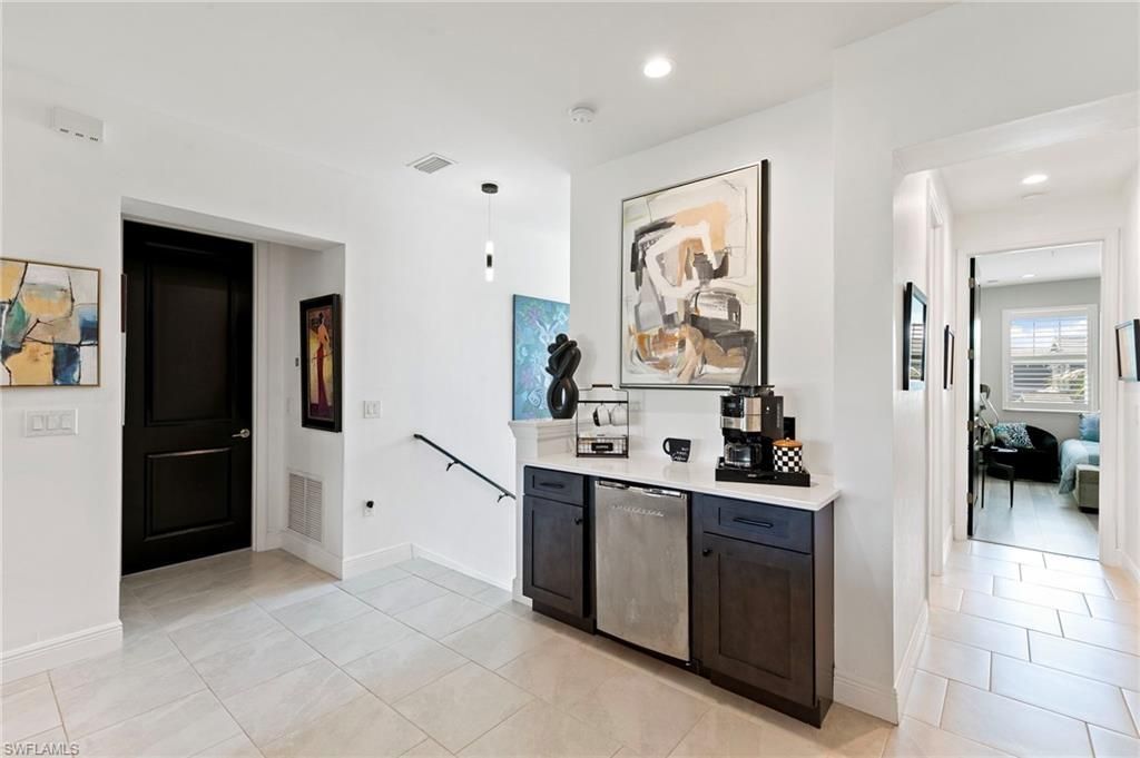 2567 Seychelles Dr, Unit 207, Naples, FL 34112 Photo