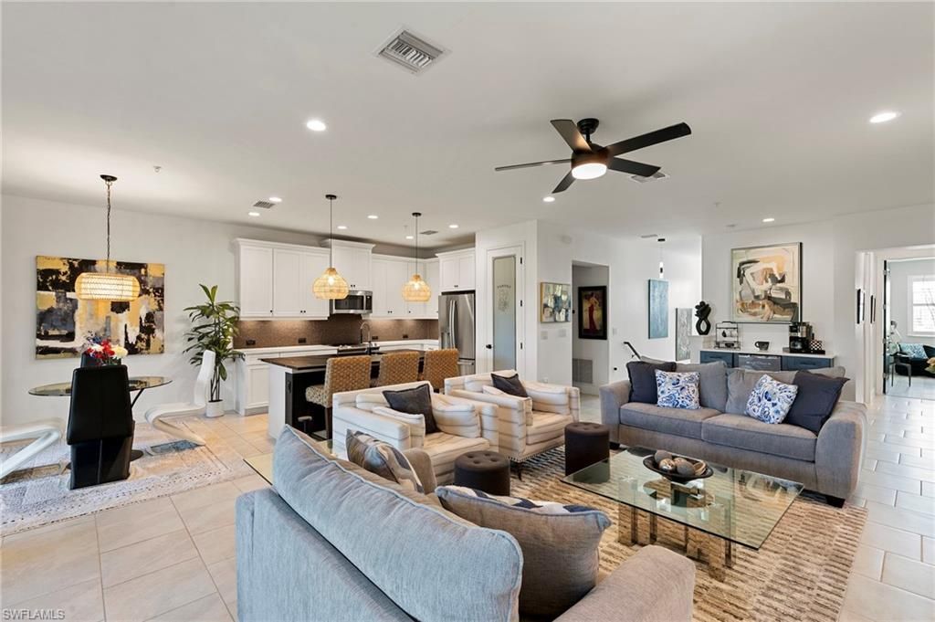 2567 Seychelles Dr, Unit 207, Naples, FL 34112 Photo