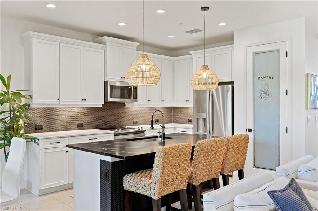 2567 Seychelles Dr, Unit 207, Naples, FL 34112 Photo