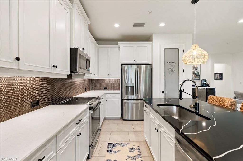 2567 Seychelles Dr, Unit 207, Naples, FL 34112 Photo