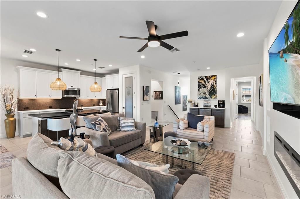 2567 Seychelles Dr, Unit 207, Naples, FL 34112 Photo