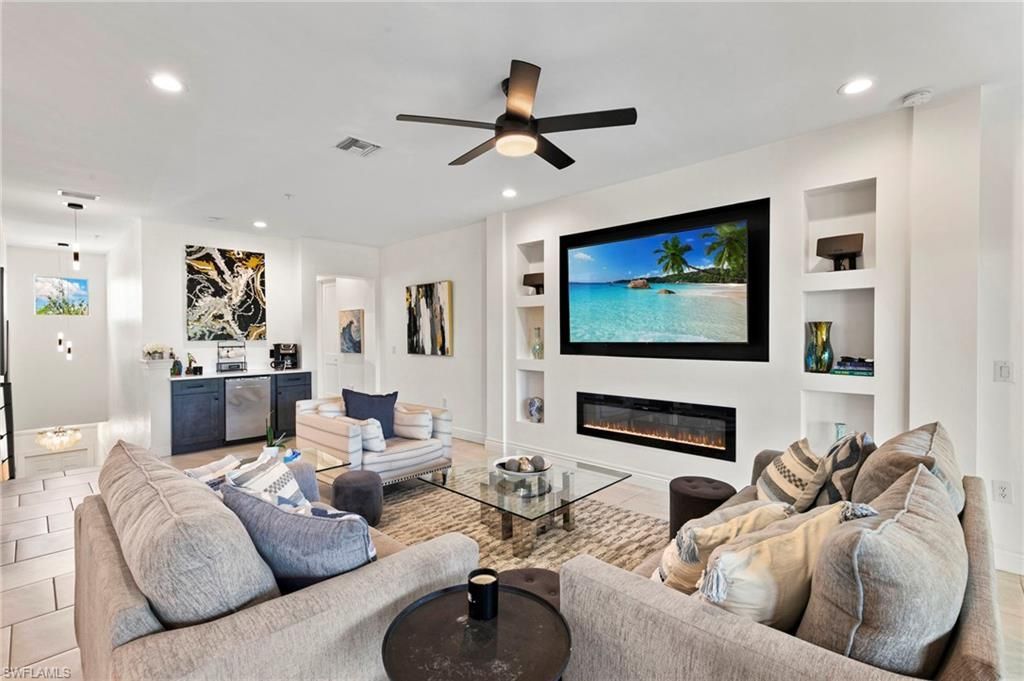 2567 Seychelles Dr, Unit 207, Naples, FL 34112 Photo
