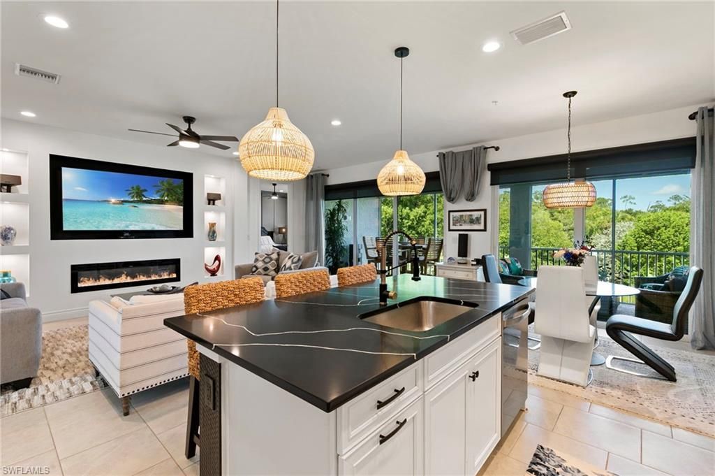 2567 Seychelles Dr, Unit 207, Naples, FL 34112 Photo
