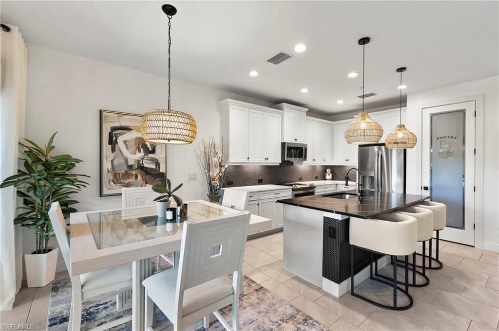 2567 Seychelles Dr, Unit 207, Naples, FL 34112 Photo