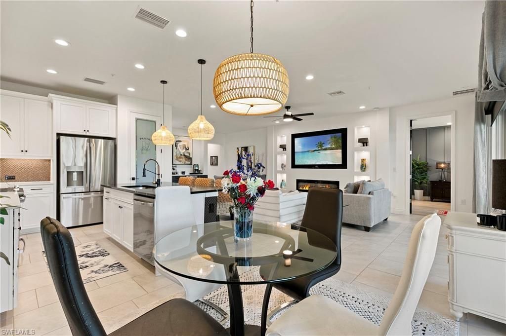 2567 Seychelles Dr, Unit 207, Naples, FL 34112 Photo