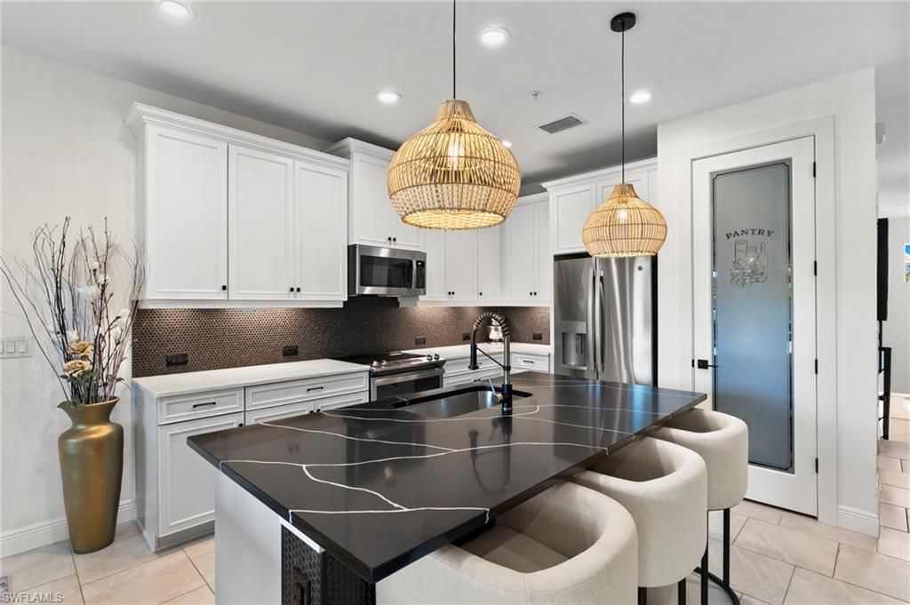 2567 Seychelles Dr, Unit 207, Naples, FL 34112 Photo