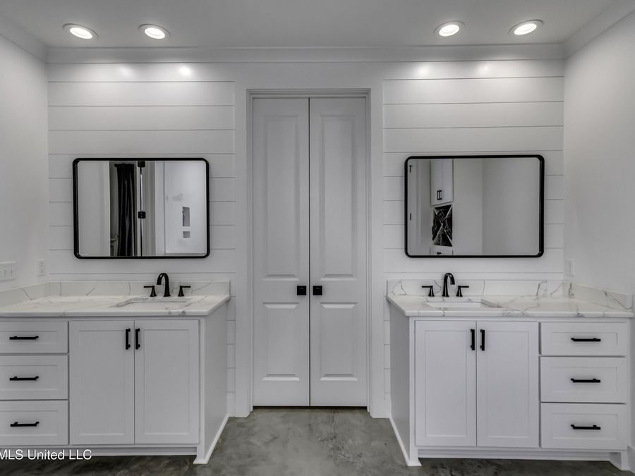 Property Image 100