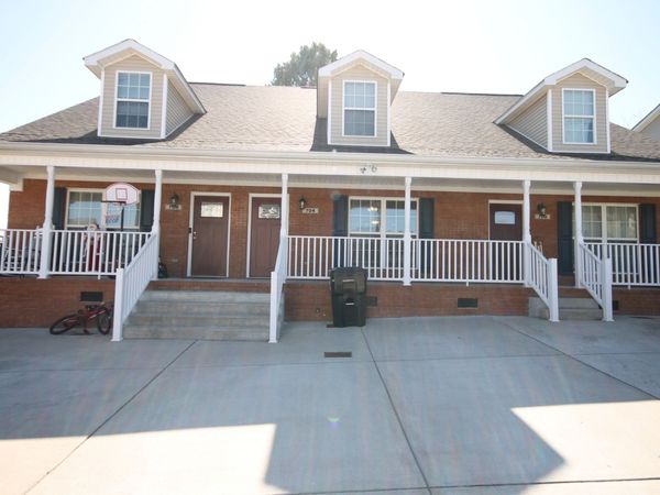 704 Cobblestone Dr , Columbia, TN 38401