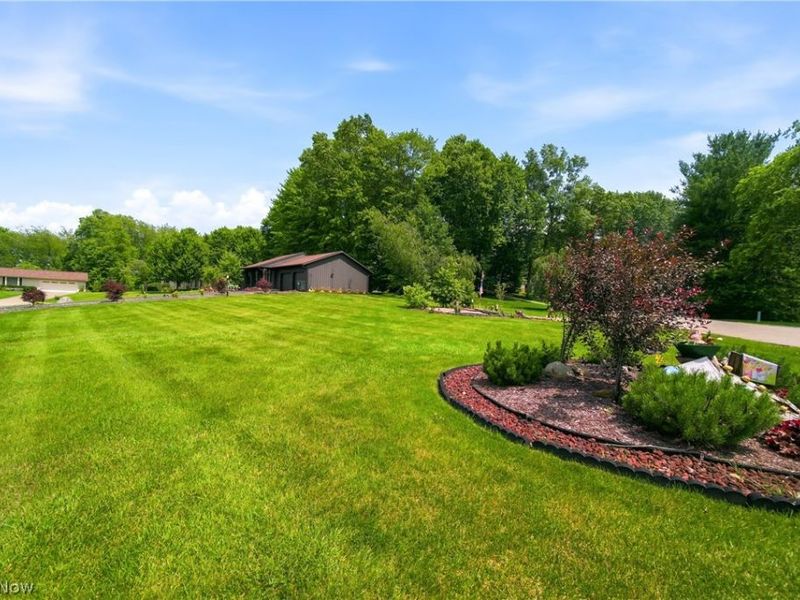 3064 Townsend Street NW, Uniontown, OH 44685 Photo 2