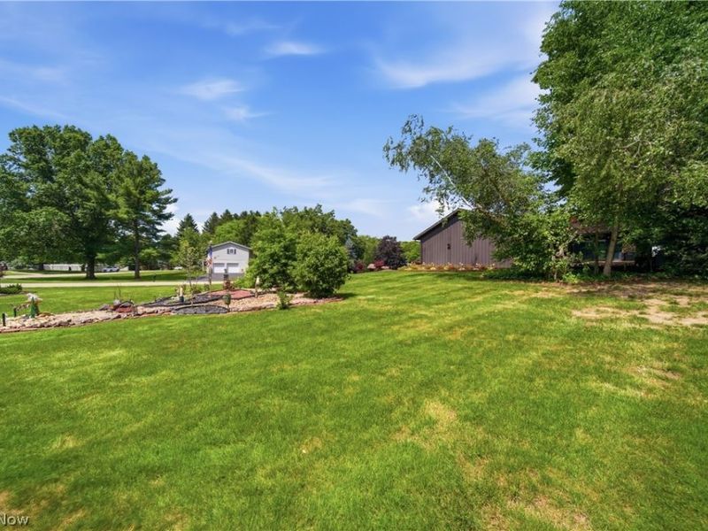 3064 Townsend Street NW, Uniontown, OH 44685 Photo 3