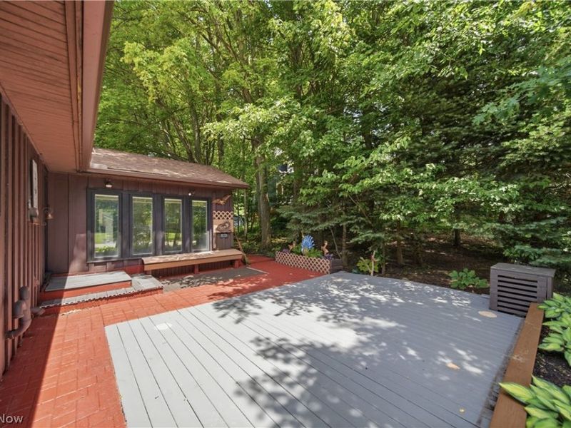 3064 Townsend Street NW, Uniontown, OH 44685 Photo 4