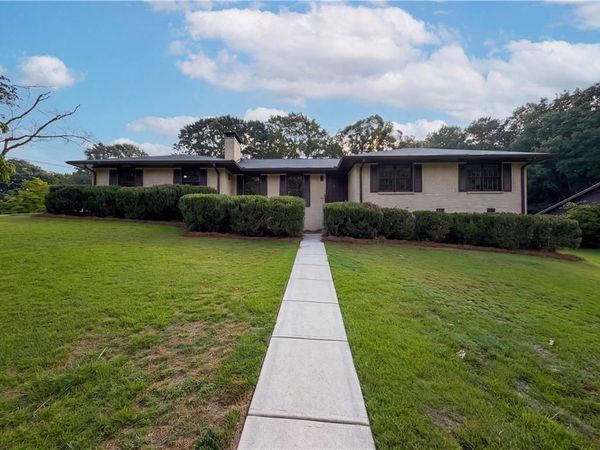 2688 Abington Drive , Snellville, GA 30078