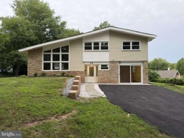 26 CAMELOT DRIVE, PLYMOUTH MEETING, PA 19462