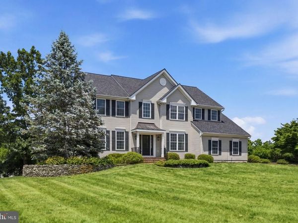 28 MUSIC MOUNTAIN BOULEVARD, LAMBERTVILLE, NJ 08530