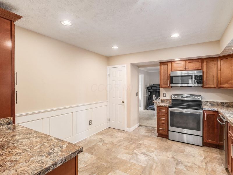 798 Riva Ridge Boulevard, Gahanna, OH 43230 Photo 9
