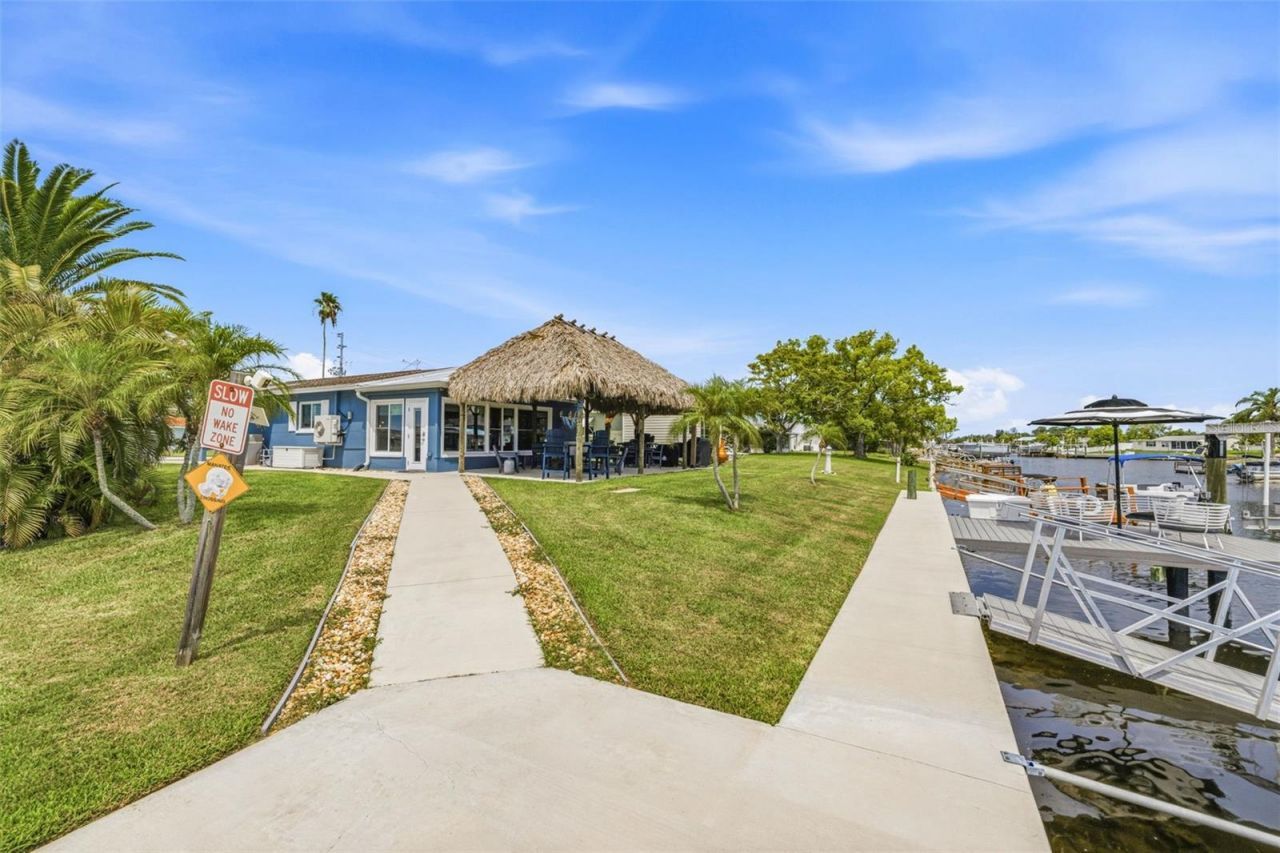 4320 Floramar Terrace , New Port Richey, FL 34652 Photo