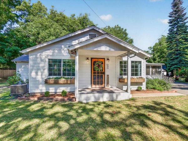 295 W Evans Creek Road, Rogue River, OR 97537