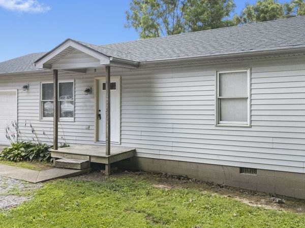 366 E Vienna High Street , Scottsburg, IN 47170