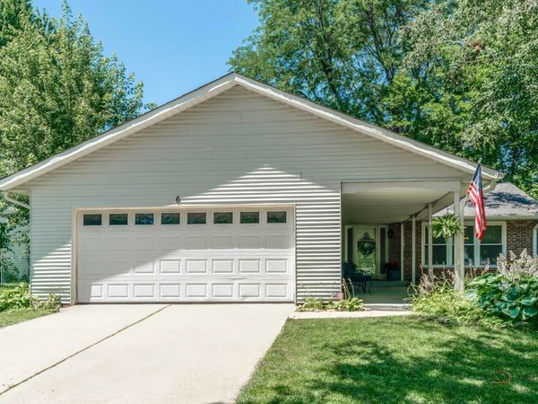 6 S DEERPATH Drive , Vernon Hills, IL 60061
