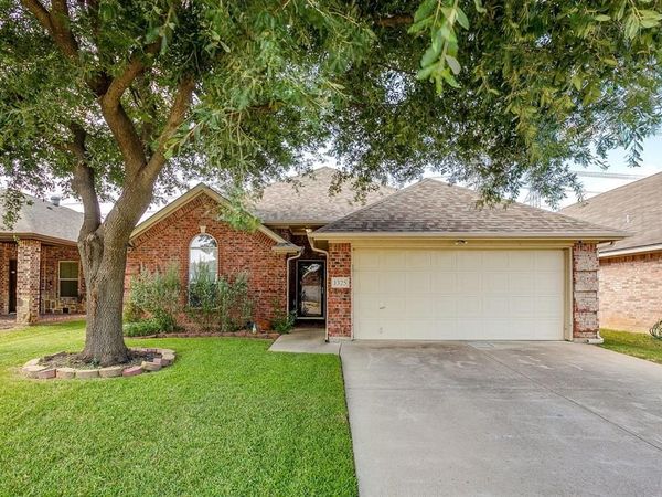 1325 Sierra Blanca Drive, Fort Worth, TX 76028