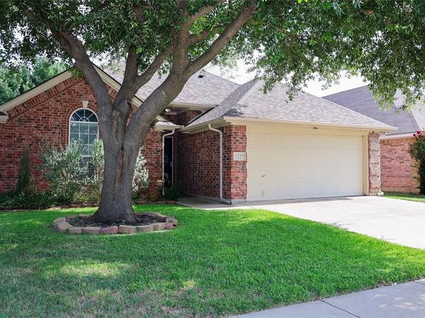 1325 Sierra Blanca Drive, Fort Worth, TX 76028