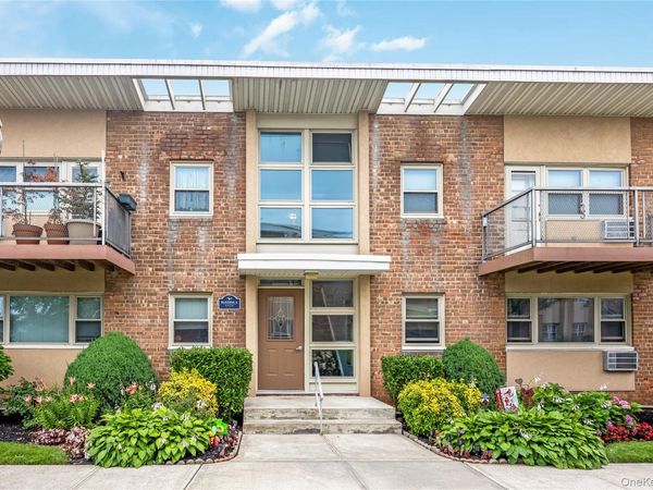 4 Rose Street , Unit Building 6, Oceanside, NY 11572