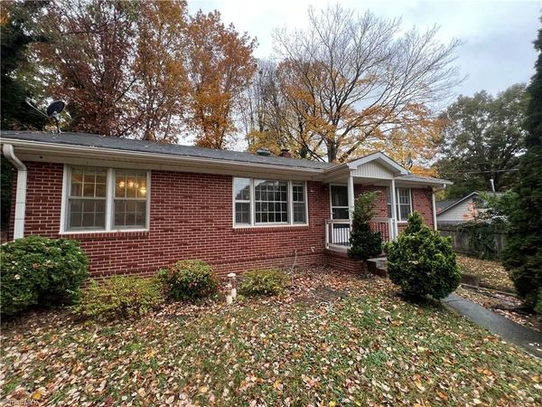 1184 Lamont Drive , Winston-Salem, NC 27103