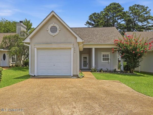 202 N Shadow Lake Drive, Clinton, MS 39056