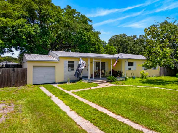 1054 Trinidad Avenue, Fort Pierce, FL 34982
