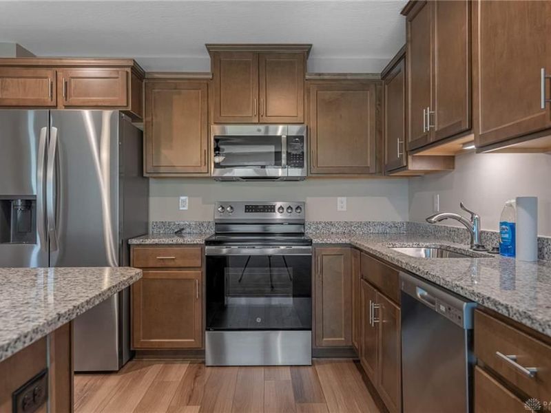 1643 Honey Tree Pl, Sugarcreek Township, OH 45459 Photo 8