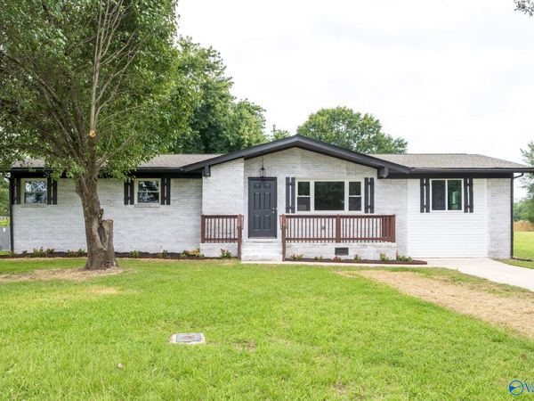 1305 Stage Road SW, Hartselle, AL 35640