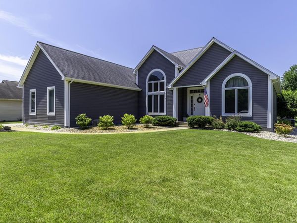 825 Lydia Drive, Warsaw, IN 46582