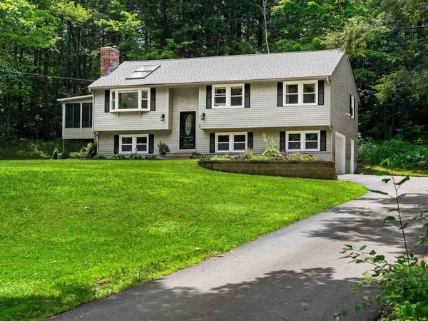 20 Hawkview Road, Hudson, NH 03051