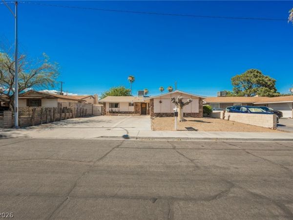 5820 Carmen Boulevard , Las Vegas, NV 89108