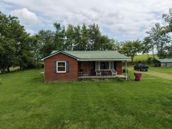 980 West Rd, Red Boiling Springs, TN 37150