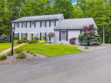 8 Silver Birch Court, New Hartford, NY 13413