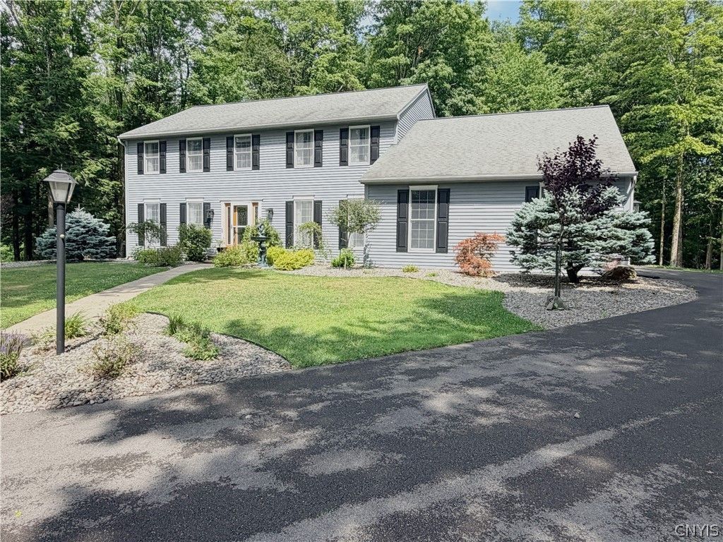 8 Silver Birch Court, New Hartford, NY 13413 Main Photo