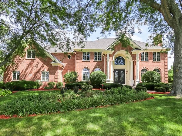 5N523 E Lakeview Circle, St. Charles, IL 60175