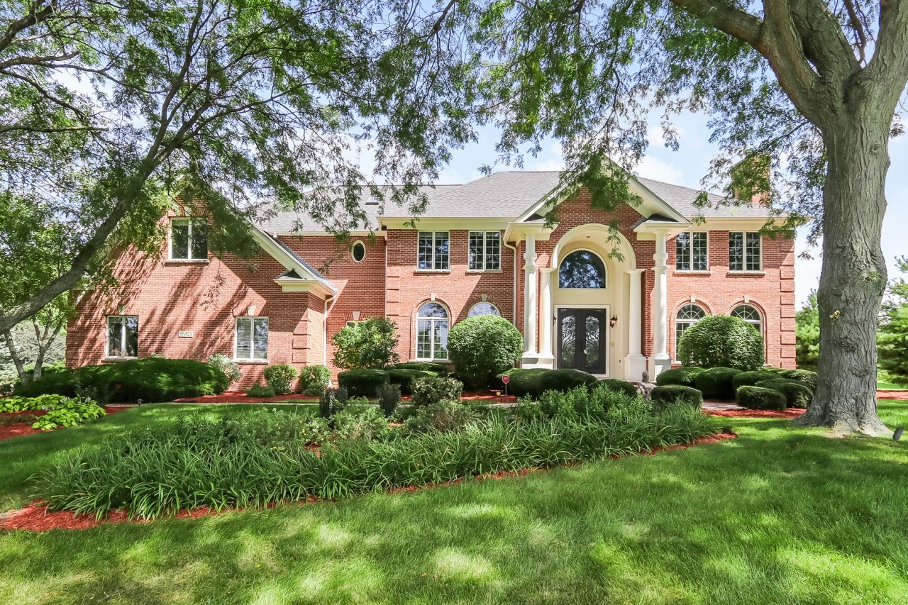 5n523 E Lakeview Circle, Saint Charles, IL 60175 Main Photo