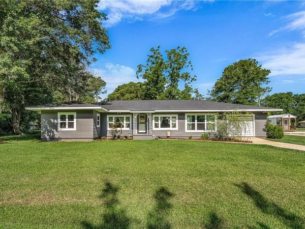 22103 2nd Street, Silverhill, AL 36576