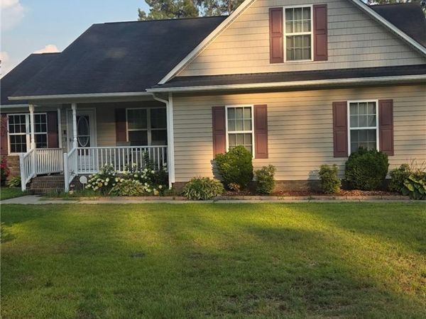 4611 Salem Prince Drive, Hope Mills, NC 28348
