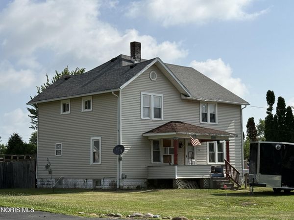 514 W Leggett Street , Wauseon, OH 43567