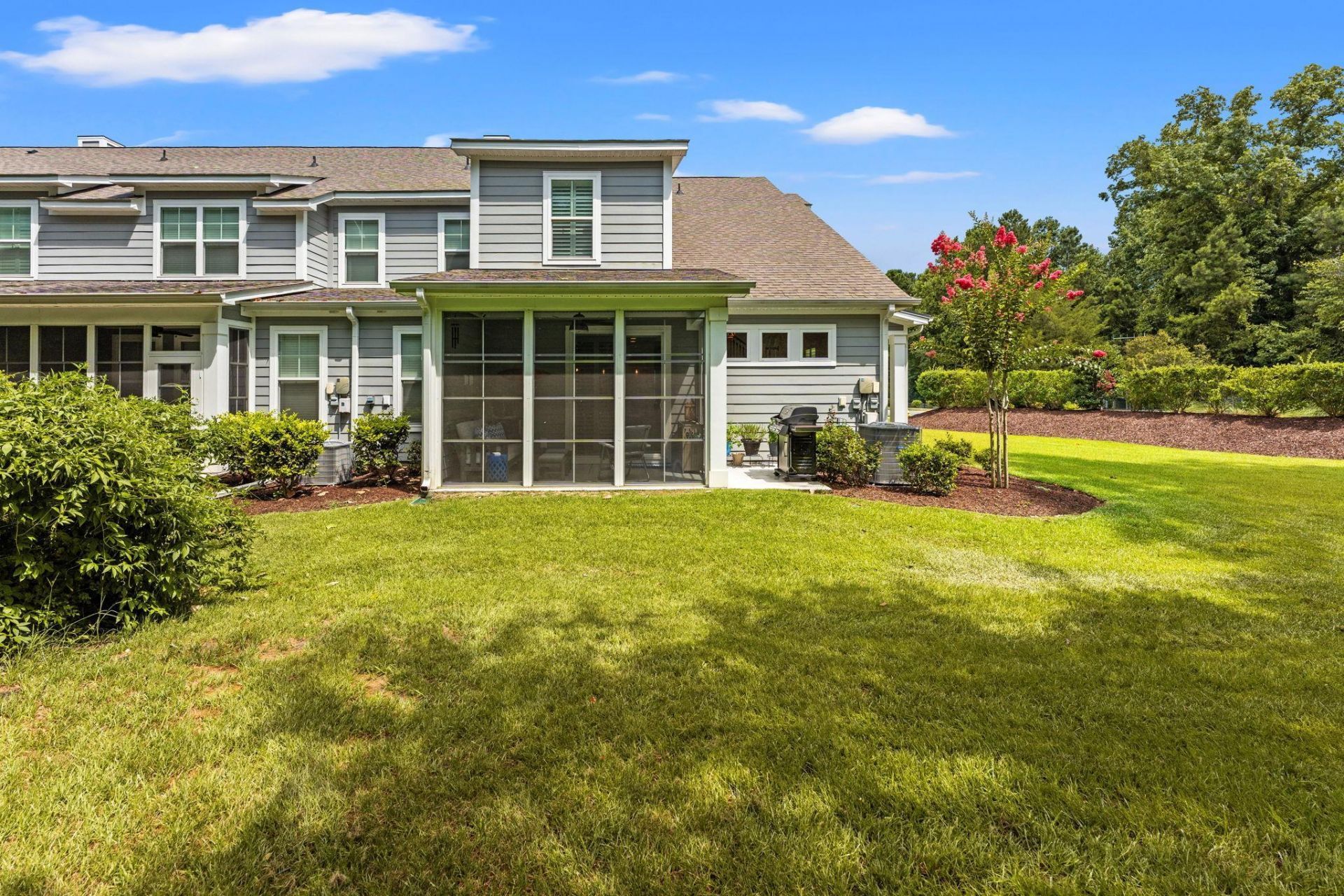 2401 Thoroughfare Dr. Photo 34